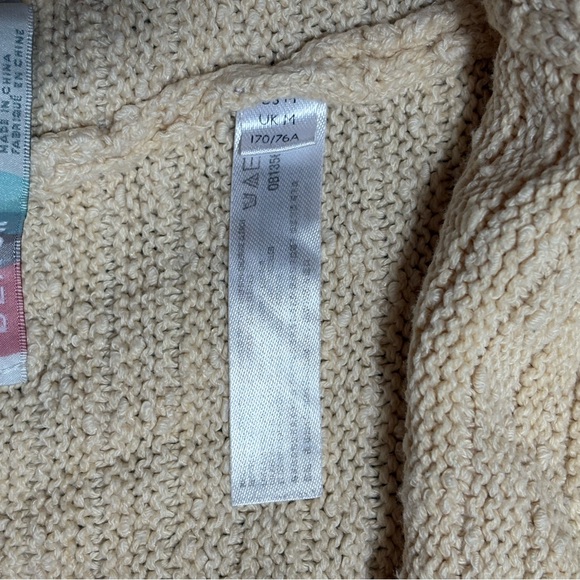 Free‎ People Beach Beige Carter Knit Sweater and Shorts Set Size Medium EUC - Picture 6 of 9
